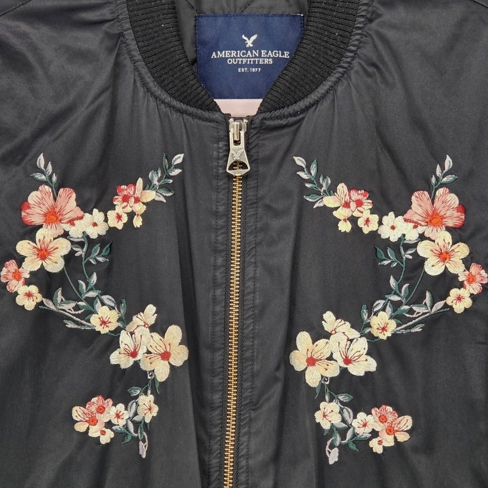 American Eagle Women's Medium Floral Embroidered Bomber Jacket Quilted Insulated